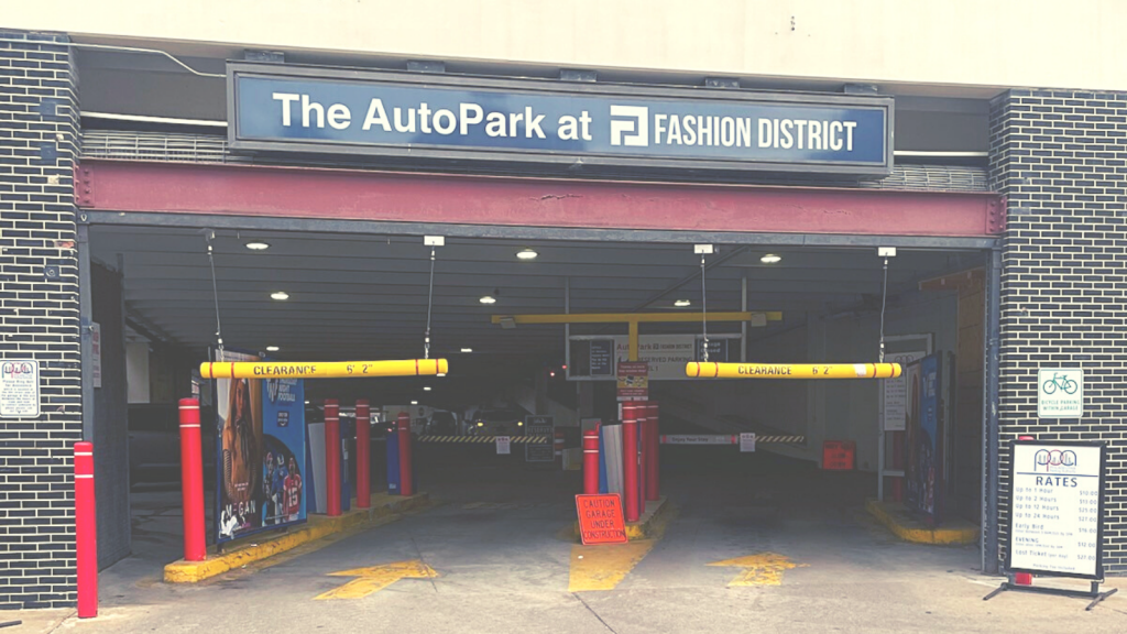 Exterior image of Autopark at the Fashion District